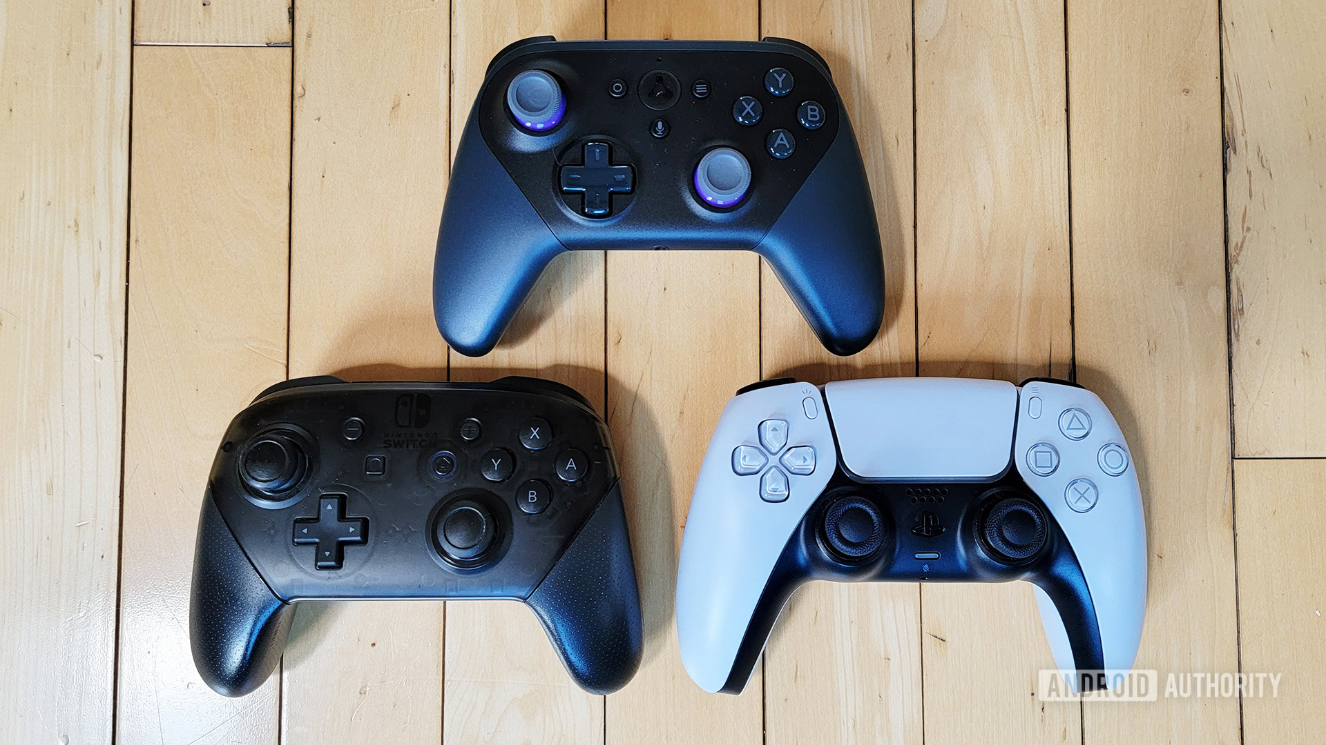 Amazon Luna Review Controller vs Nintendo Switch Controller vs Sony DualSense Controller Amazon Luna Review Controller vs Nintendo Switch Controller vs Sony DualSense Controller