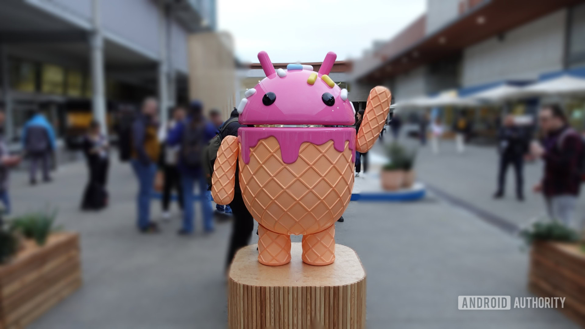 Android Statue Google Booth MWC 2024 Android Statue Google Booth MWC 2024