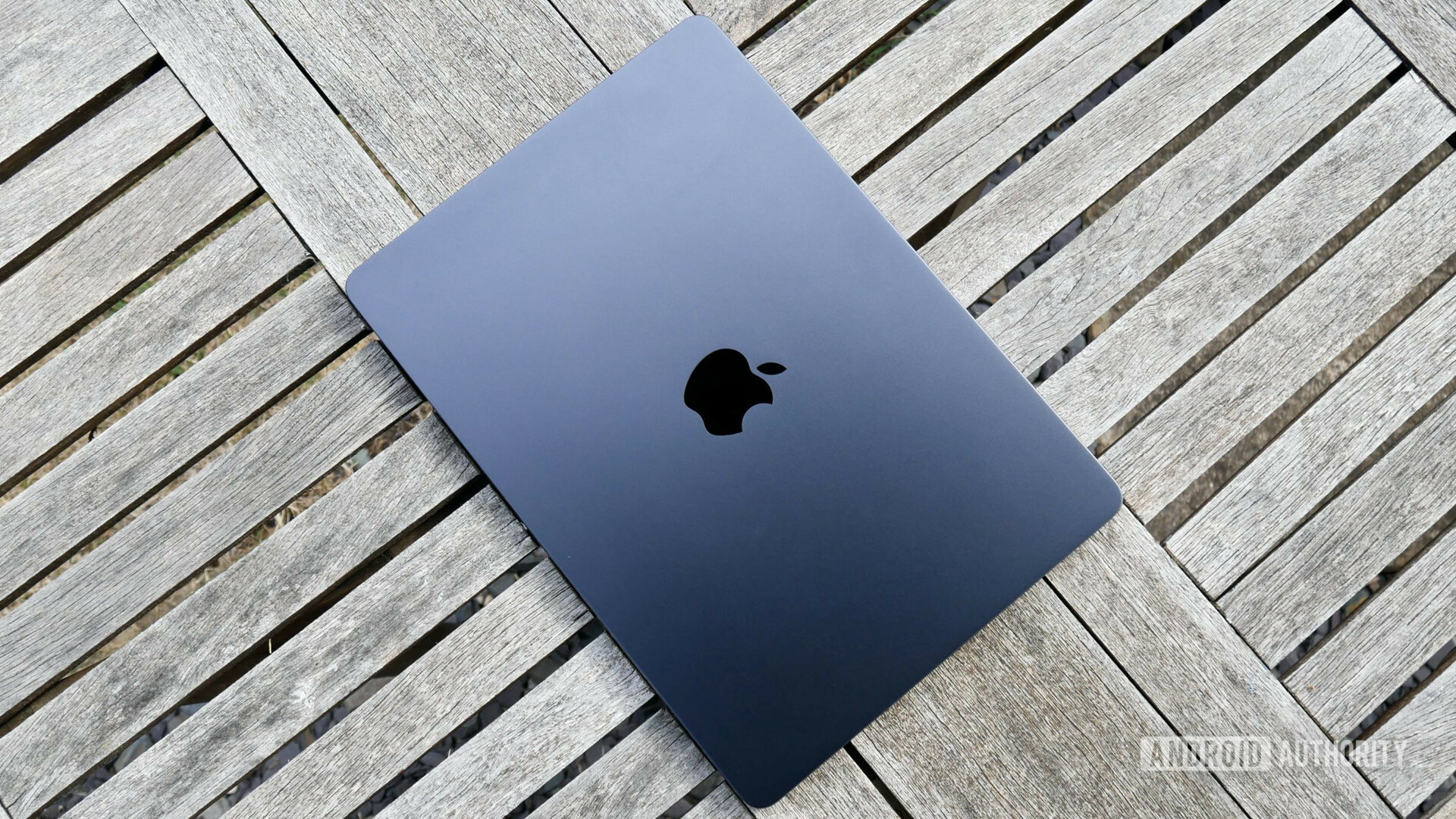 apple macbook air m2 closed top apple macbook air m2 closed top