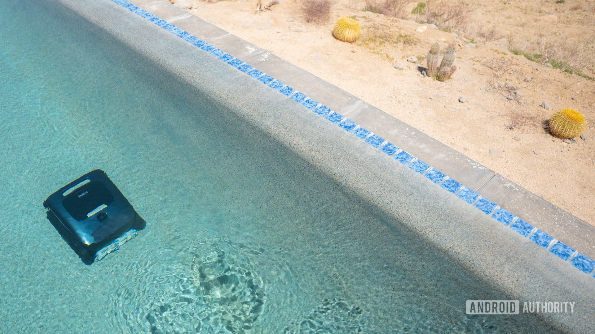 Beatbot AquaSense 2 Ultra cleaning pool 5