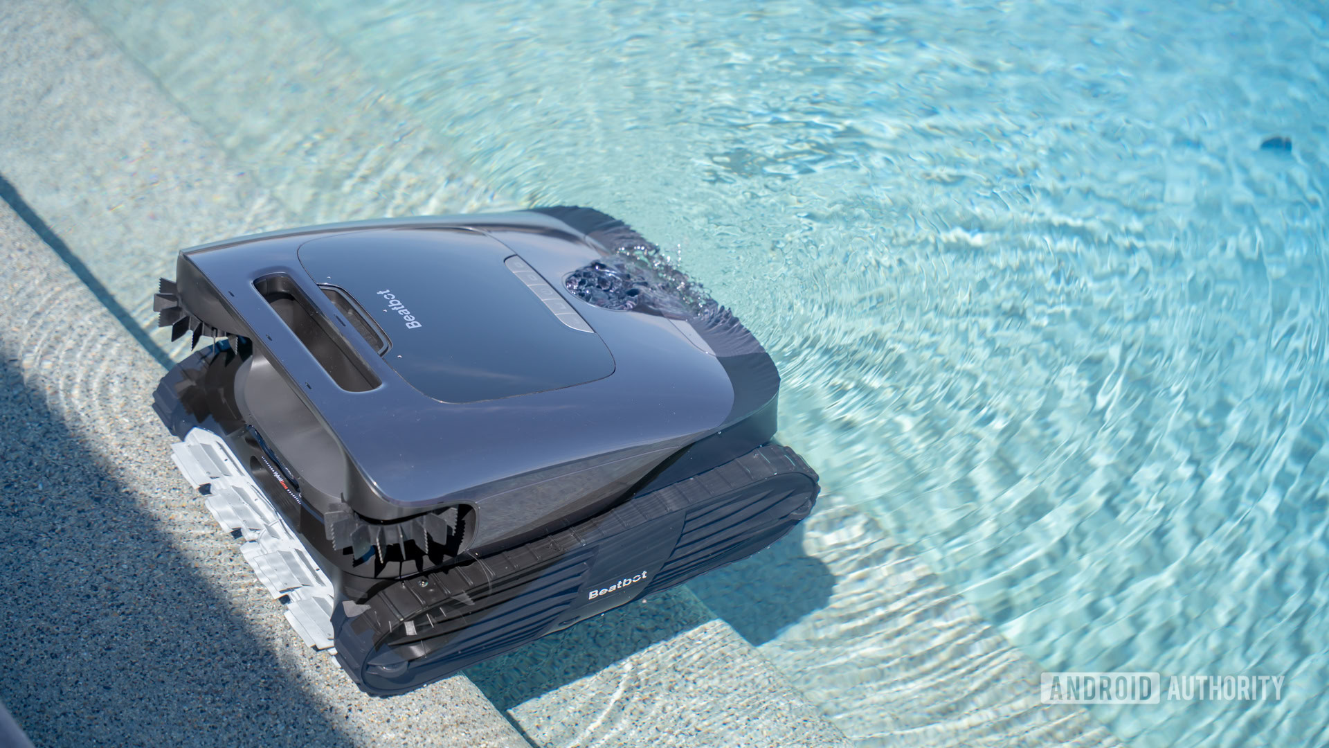 Beatbot AquaSense 2 Ultra floating on water 1 Beatbot AquaSense 2 Ultra floating on water 1
