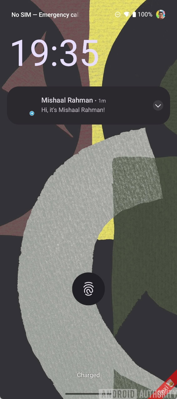 Full notification shown on lock screen in Android 15 QPR2 B3