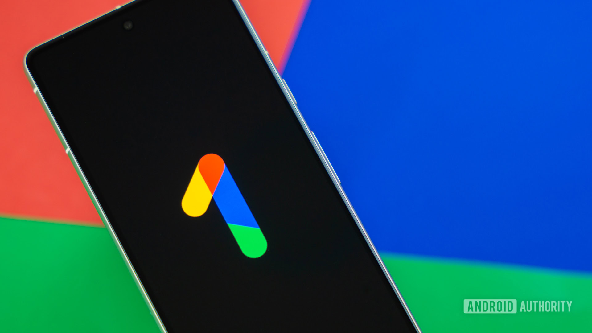 Google One logo on smartphone Stock photo 3 Google One logo on smartphone Stock photo 3