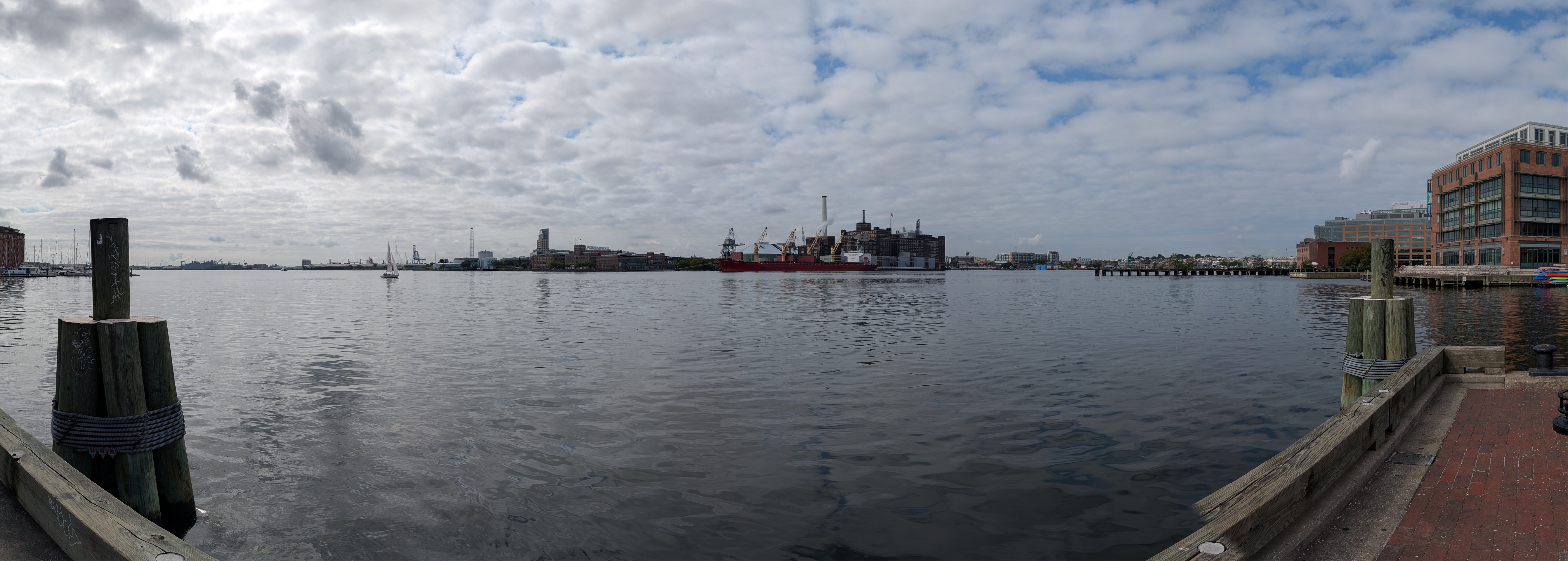 Google Pixel 9 Pro harbor panorama Google Pixel 9 Pro harbor panorama