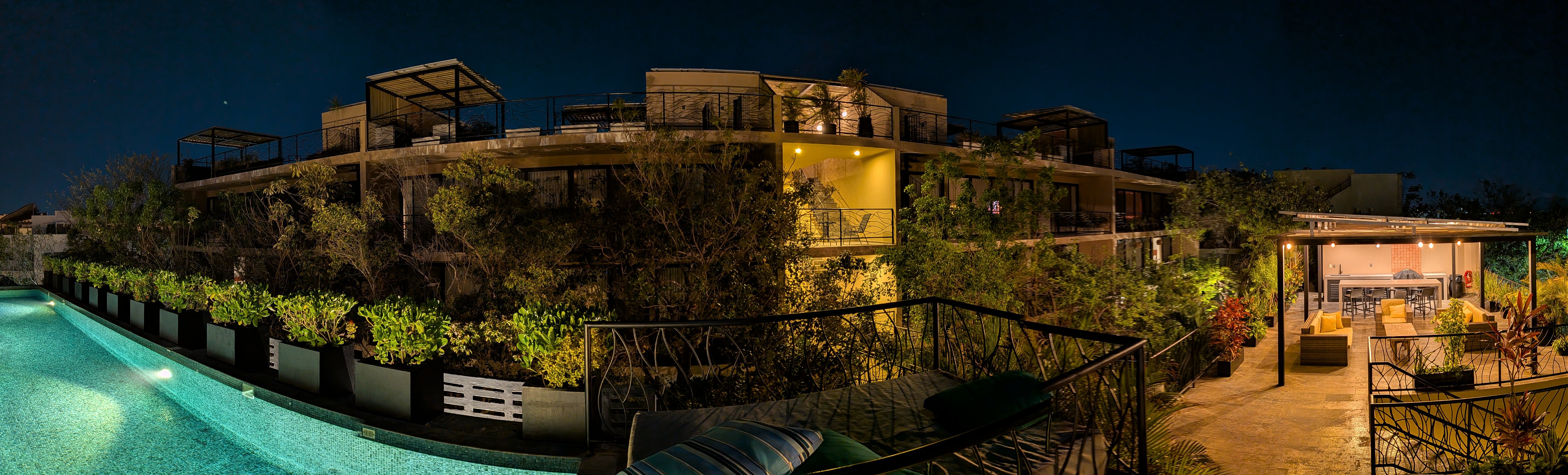Google Pixel 9a panorama low light Google Pixel 9a panorama low light