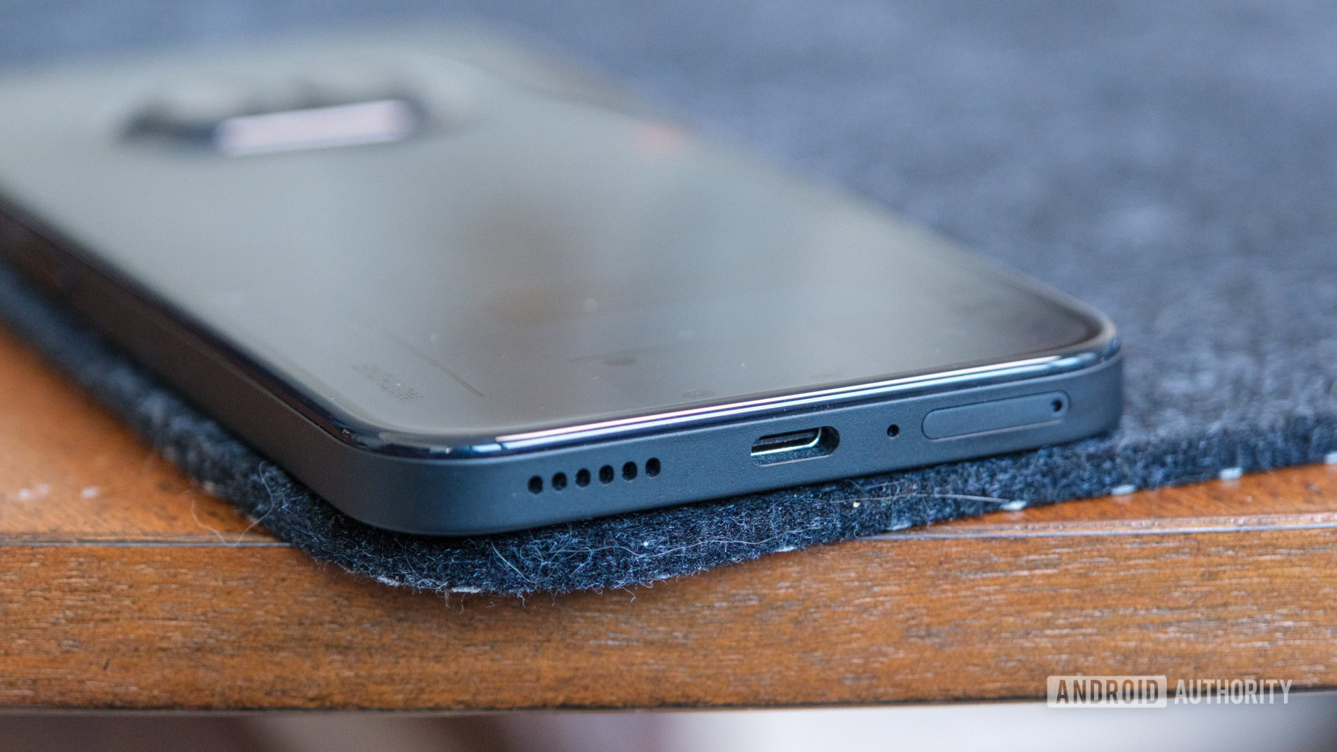 Nothing Phone 2a usb c port and sim tray Nothing Phone 2a usb c port and sim tray