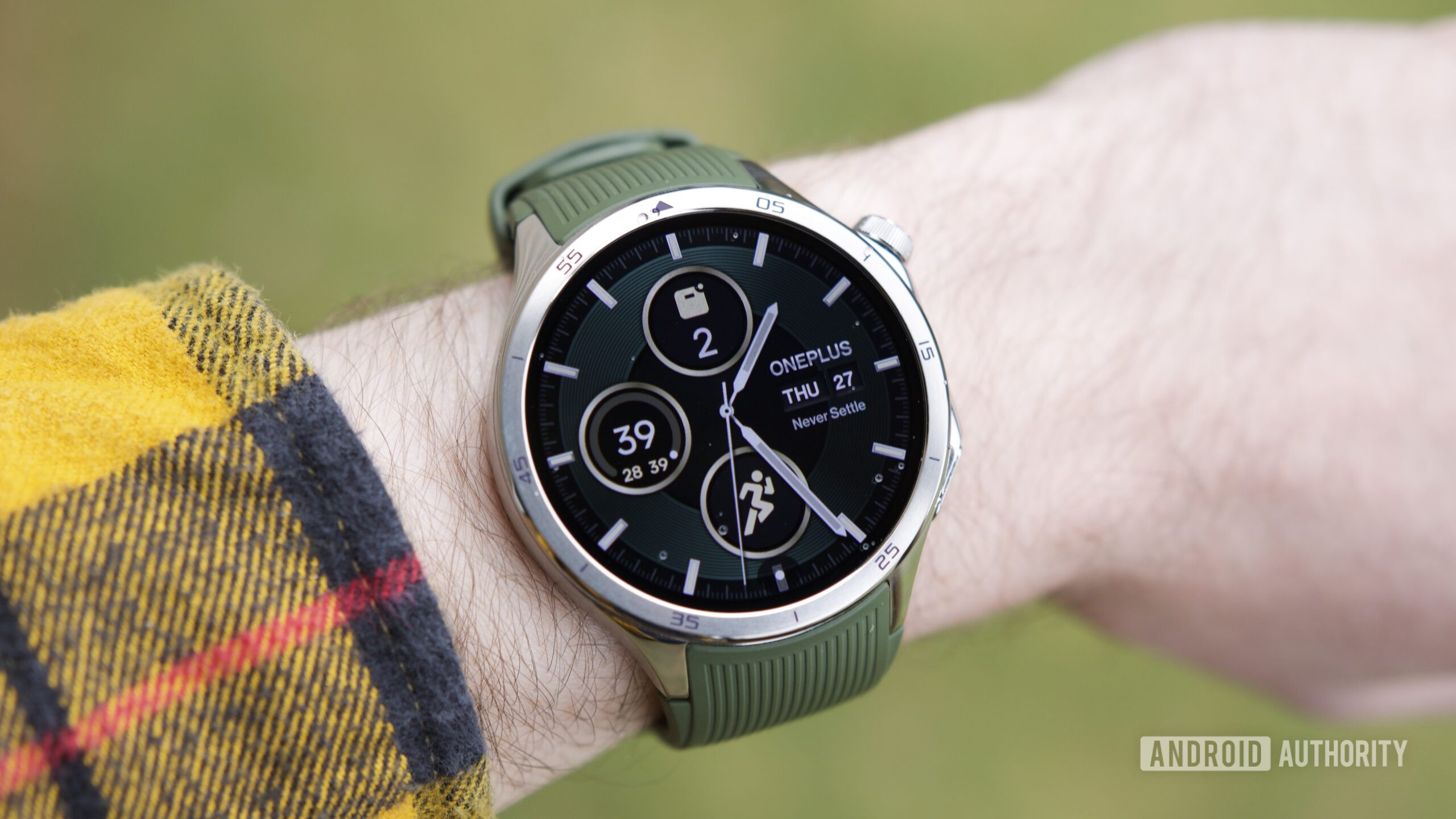 oneplus watch 3 wearing outside hero 2 oneplus watch 3 wearing outside hero 2