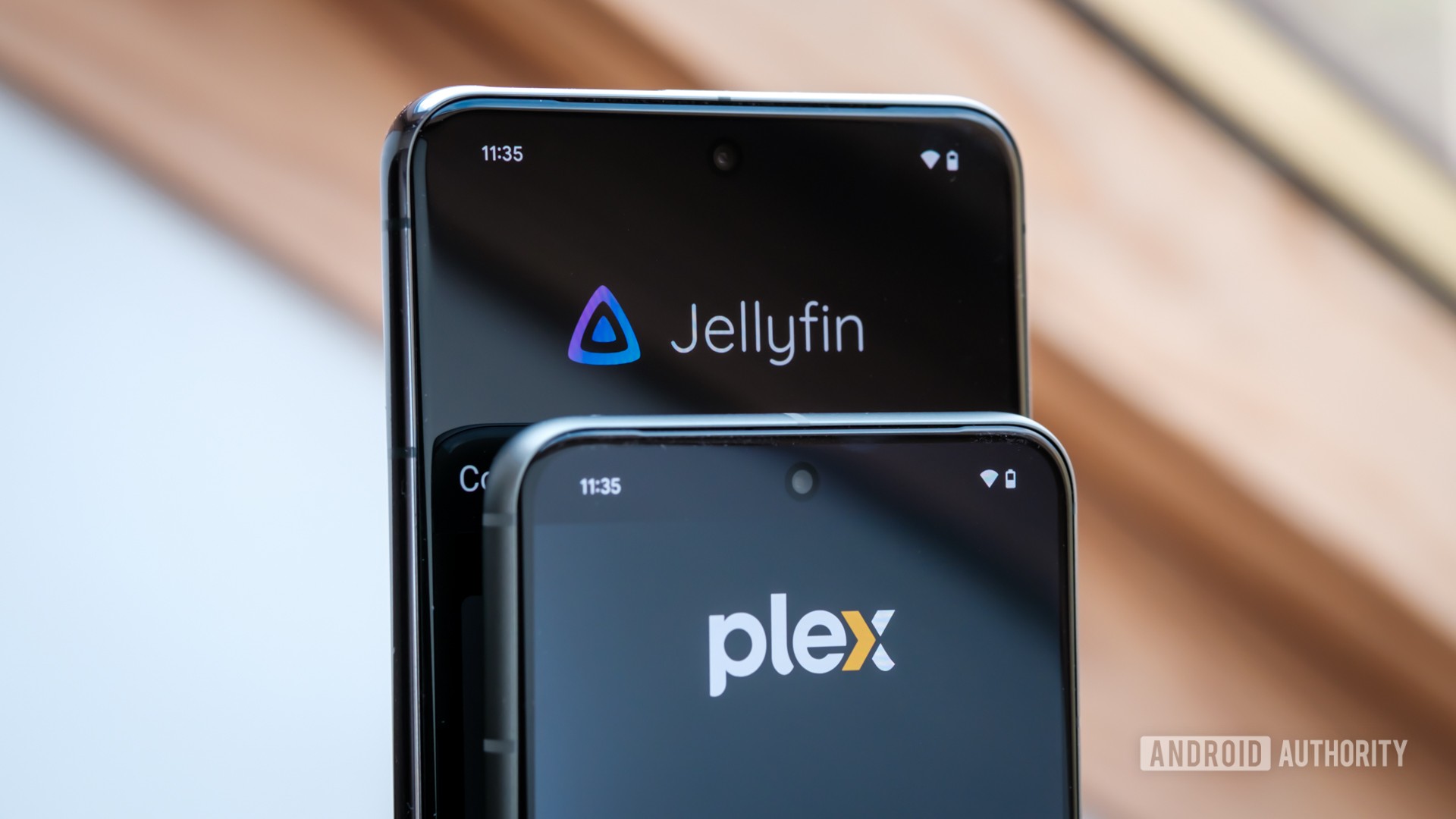 Plex vs Jellyfin logos Plex vs Jellyfin logos