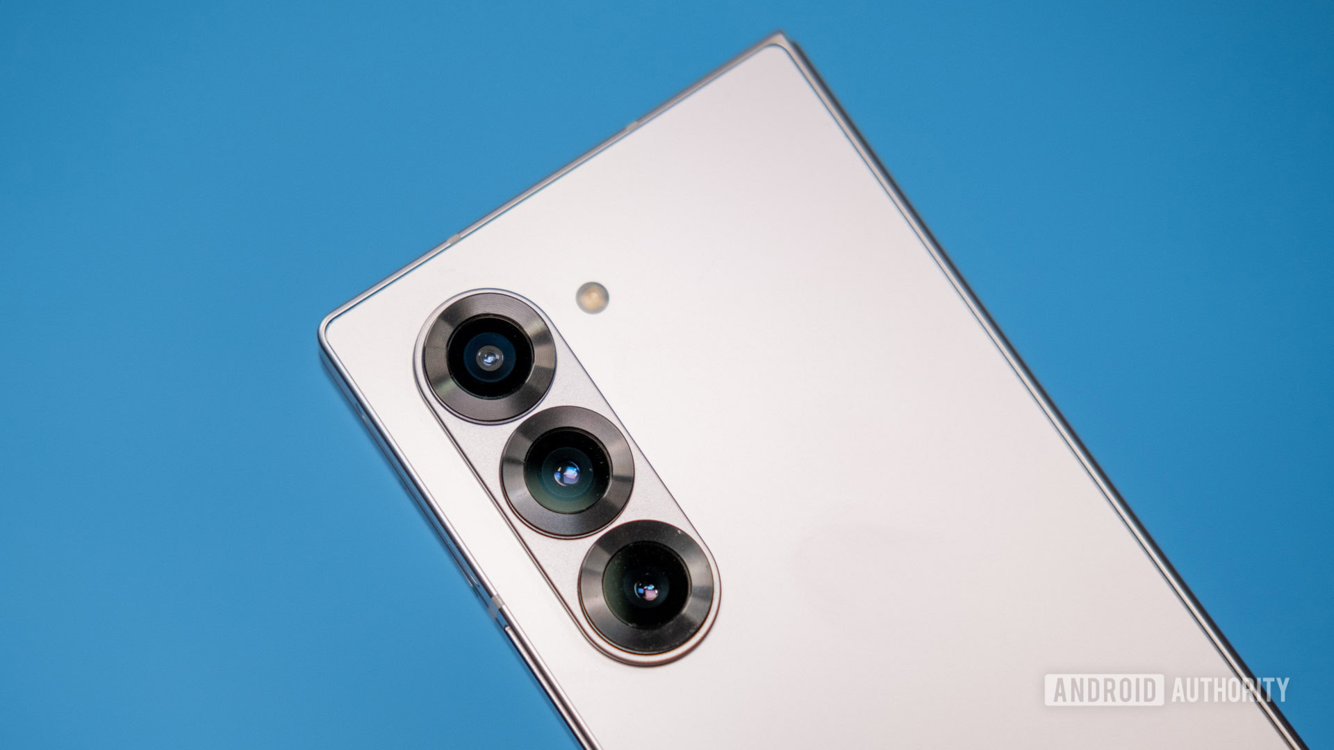 Samsung Galaxy Z Fold 6 10 Samsung Galaxy Z Fold 6 cameras