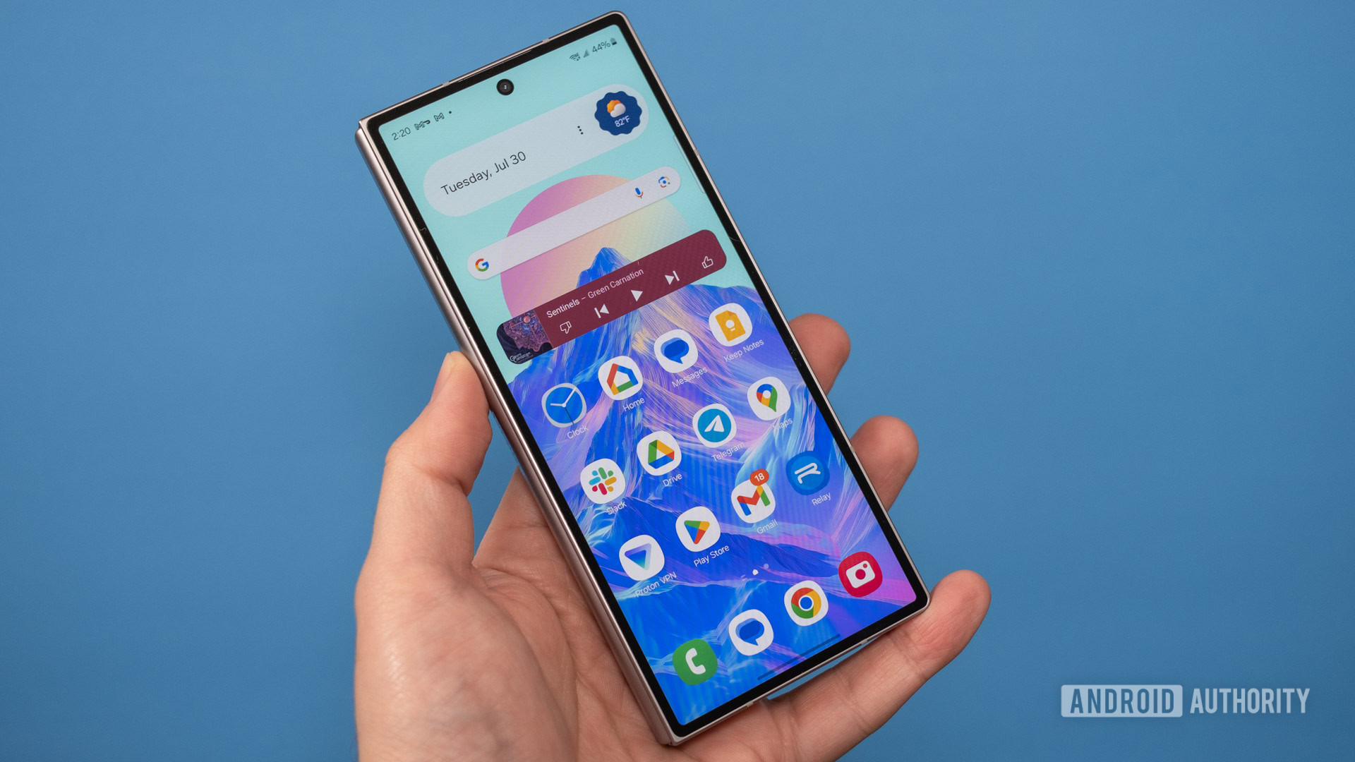Samsung Galaxy Z Fold 6 2 Samsung Galaxy Z Fold 6 cover screen in hand