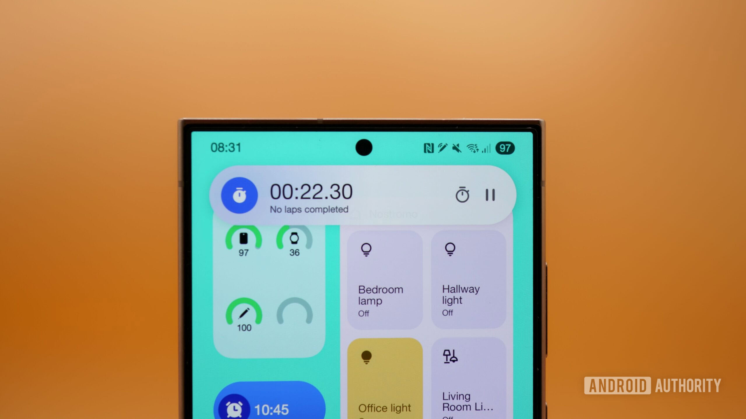 Samsung One UI 7 Now Bar Closeup